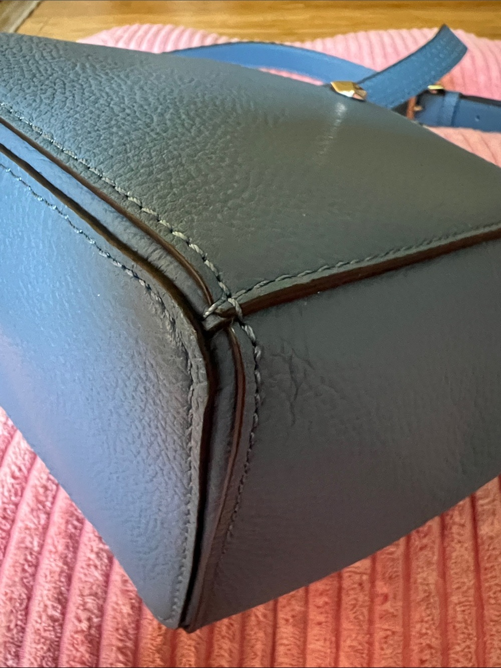 Henri Bendel Influencer Bucket Bag-NWOT - Picture 12 of 15